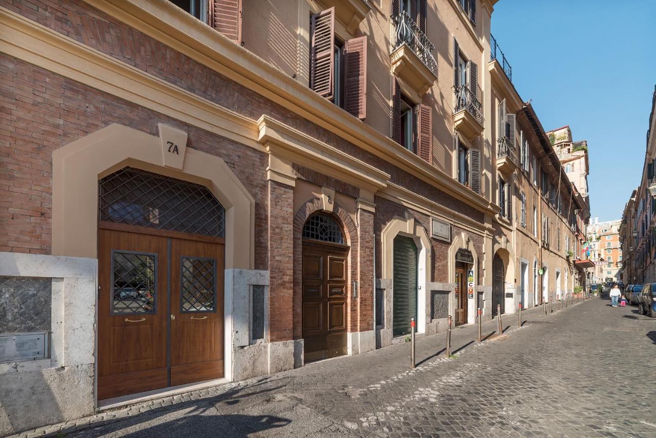 Monti Artistic Flat Rom