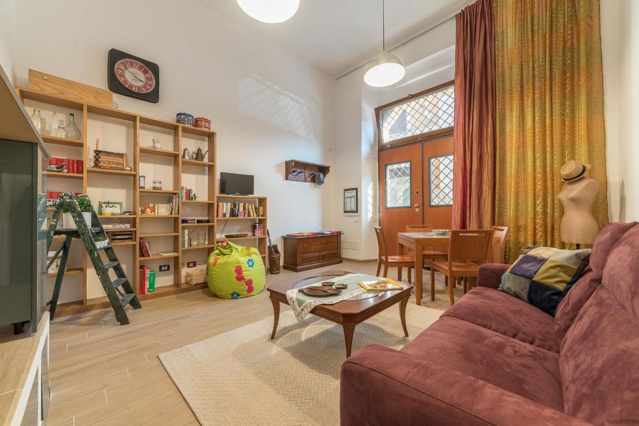 Monti Artistic Flat Rom